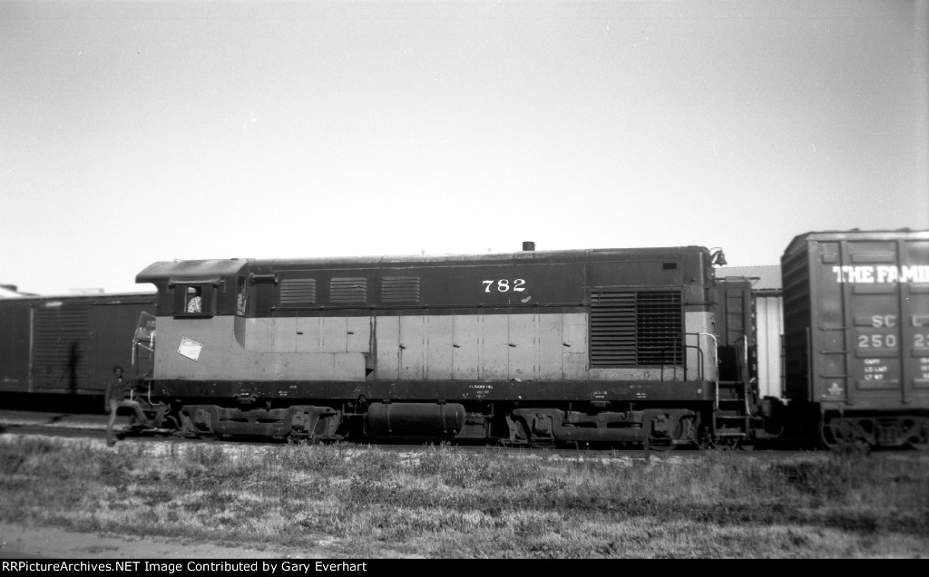 MILW H12-44 #782 - Milwaukee Road